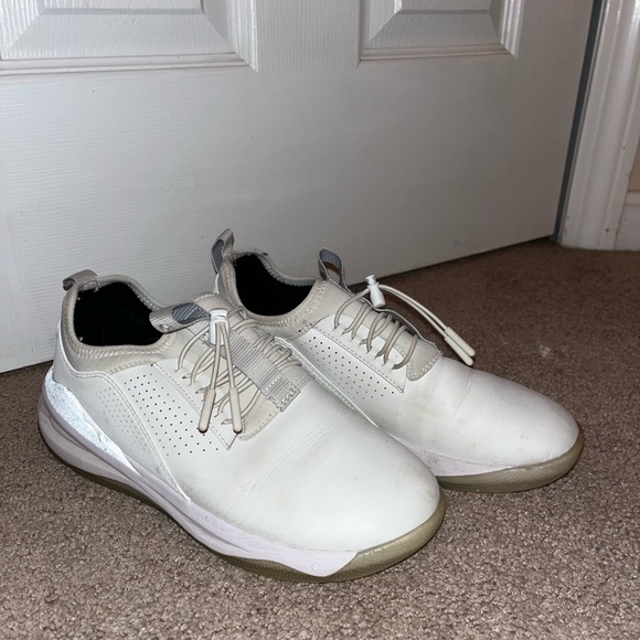 White Cloves - Picture 1 of 1